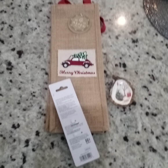 Christmas ⛄ Wine Bundle - Picture 2 of 4